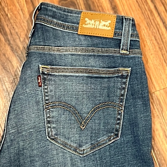 NWOT Levi’s Curvy 529 Boot Cut, 27x30 - Picture 13 of 17